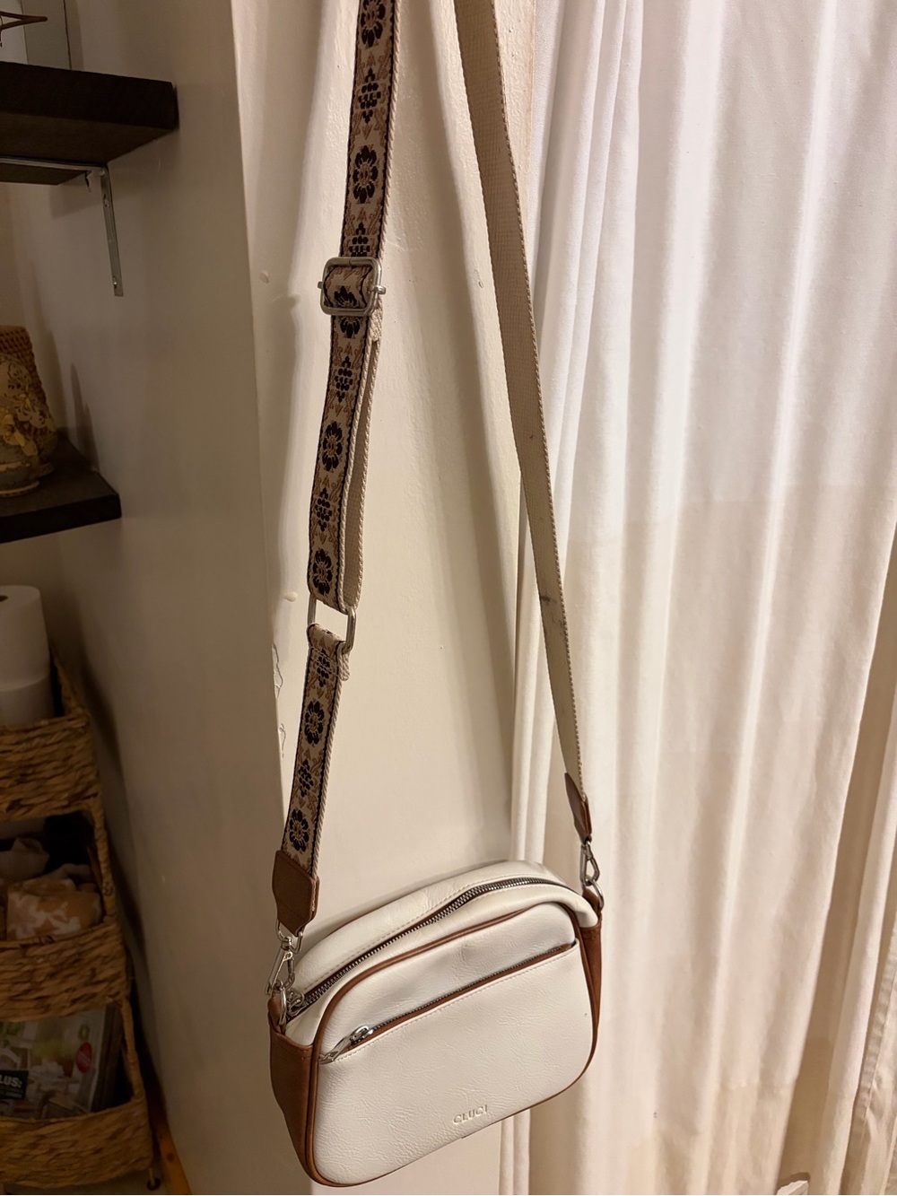 Cluci White and Brown Crossbody Bag with Adjustable Strap